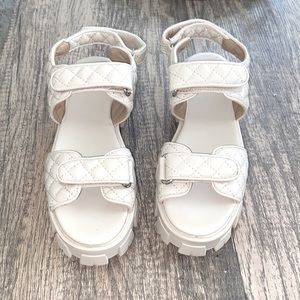 New Never worn quilted sandals